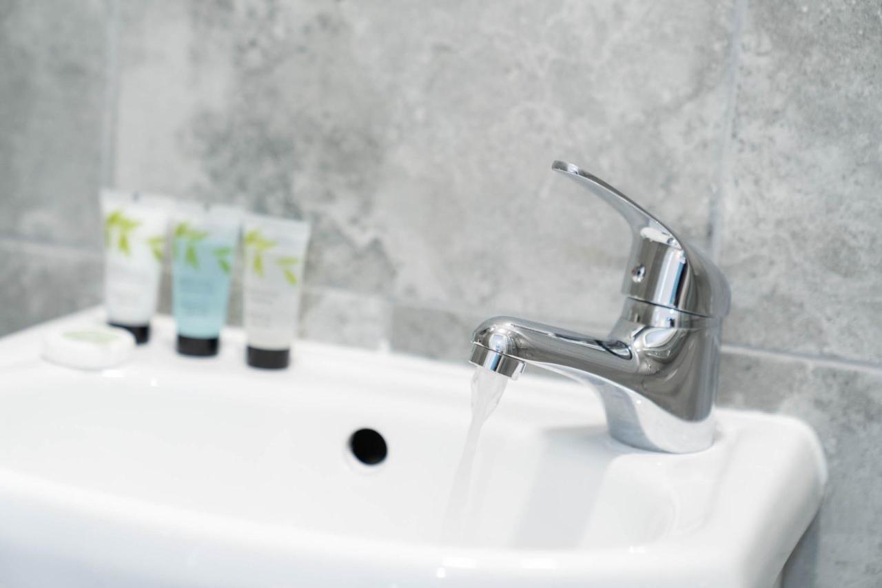 ברמינגהאם Two Bedroom Apartment - En Suites - Smart Tv'S - Wifi - Netflix - Bearwood מראה חיצוני תמונה